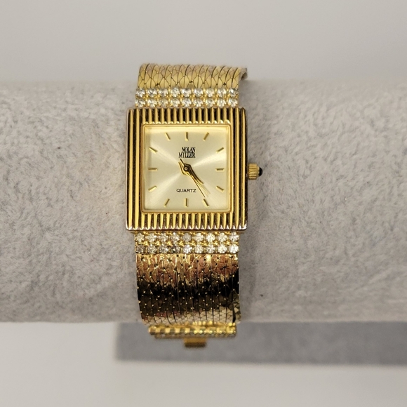 ⌚️ Nolan Miller Women's Watch - Picture 1 of 9
